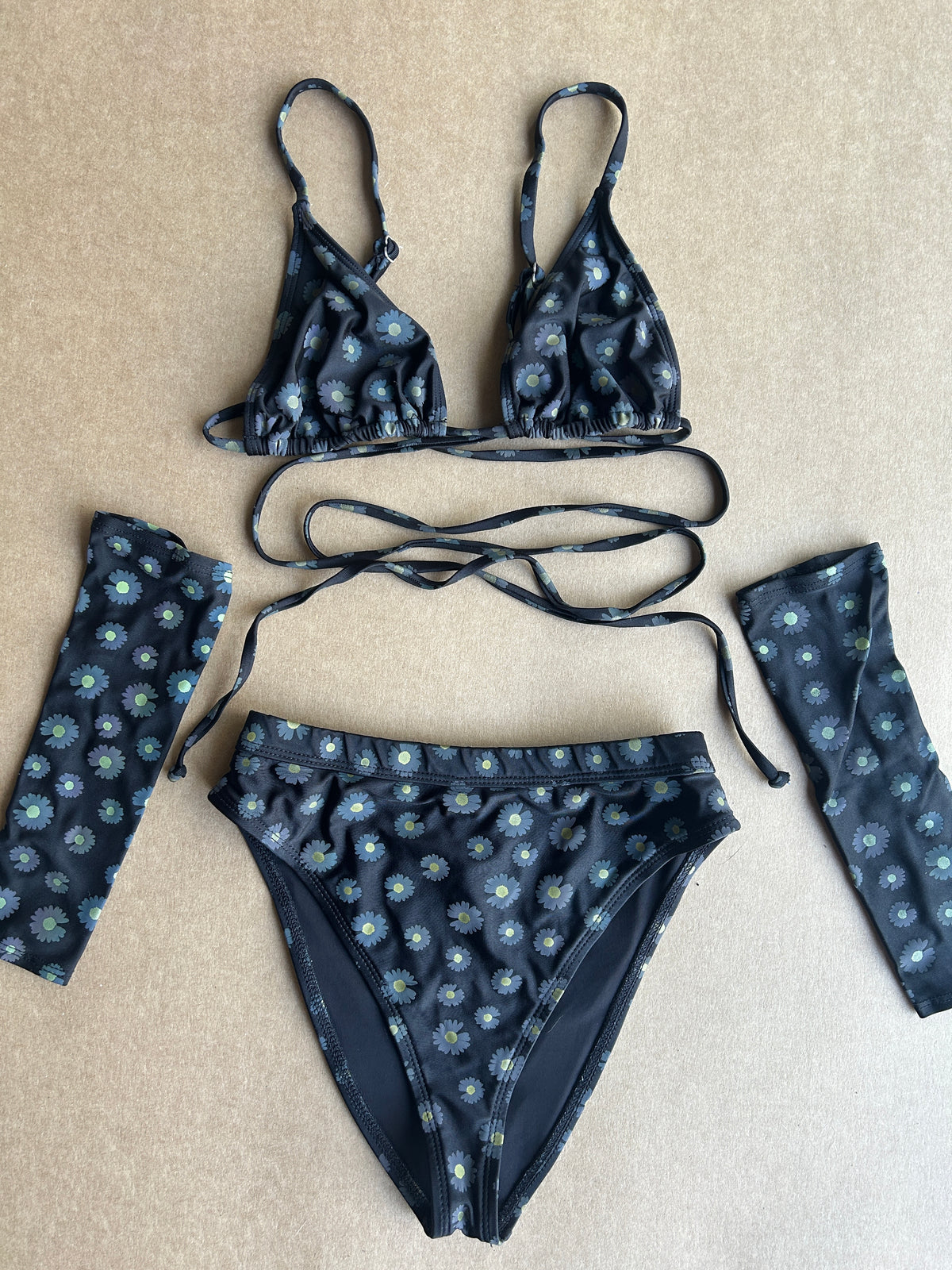 Dark Reflective Daisy Set