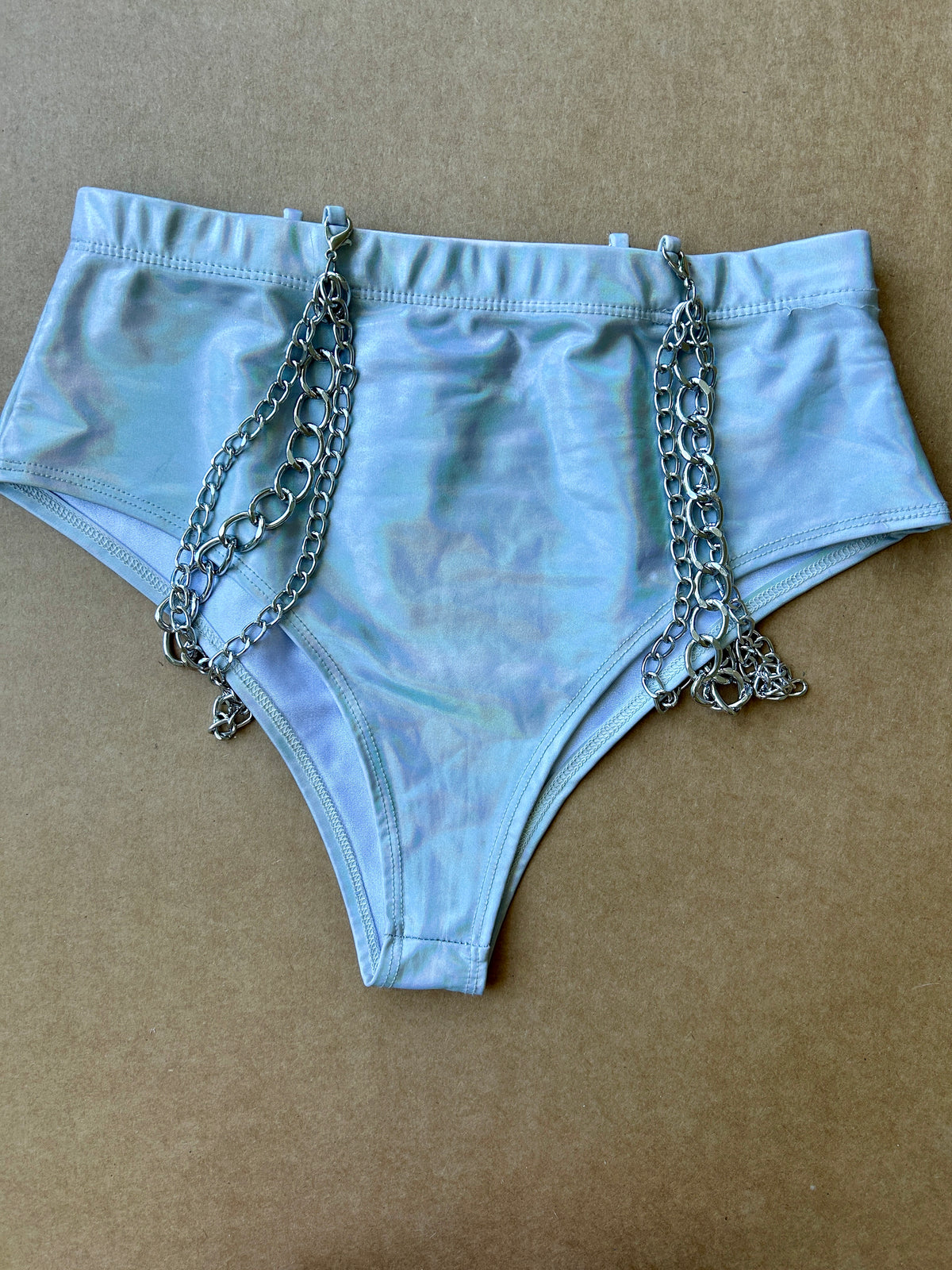 Holographic Chain Bottoms