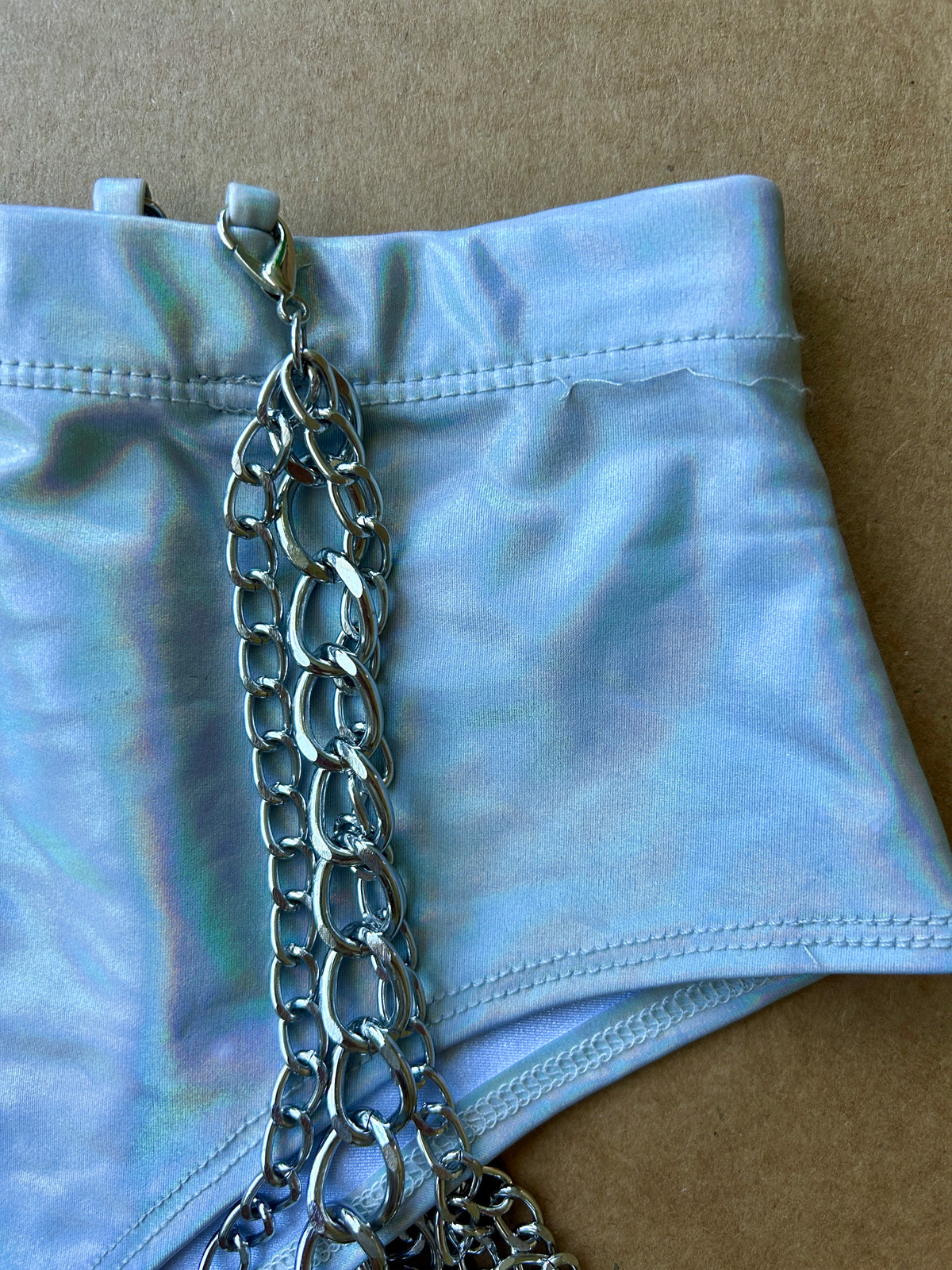 Holographic Chain Bottoms