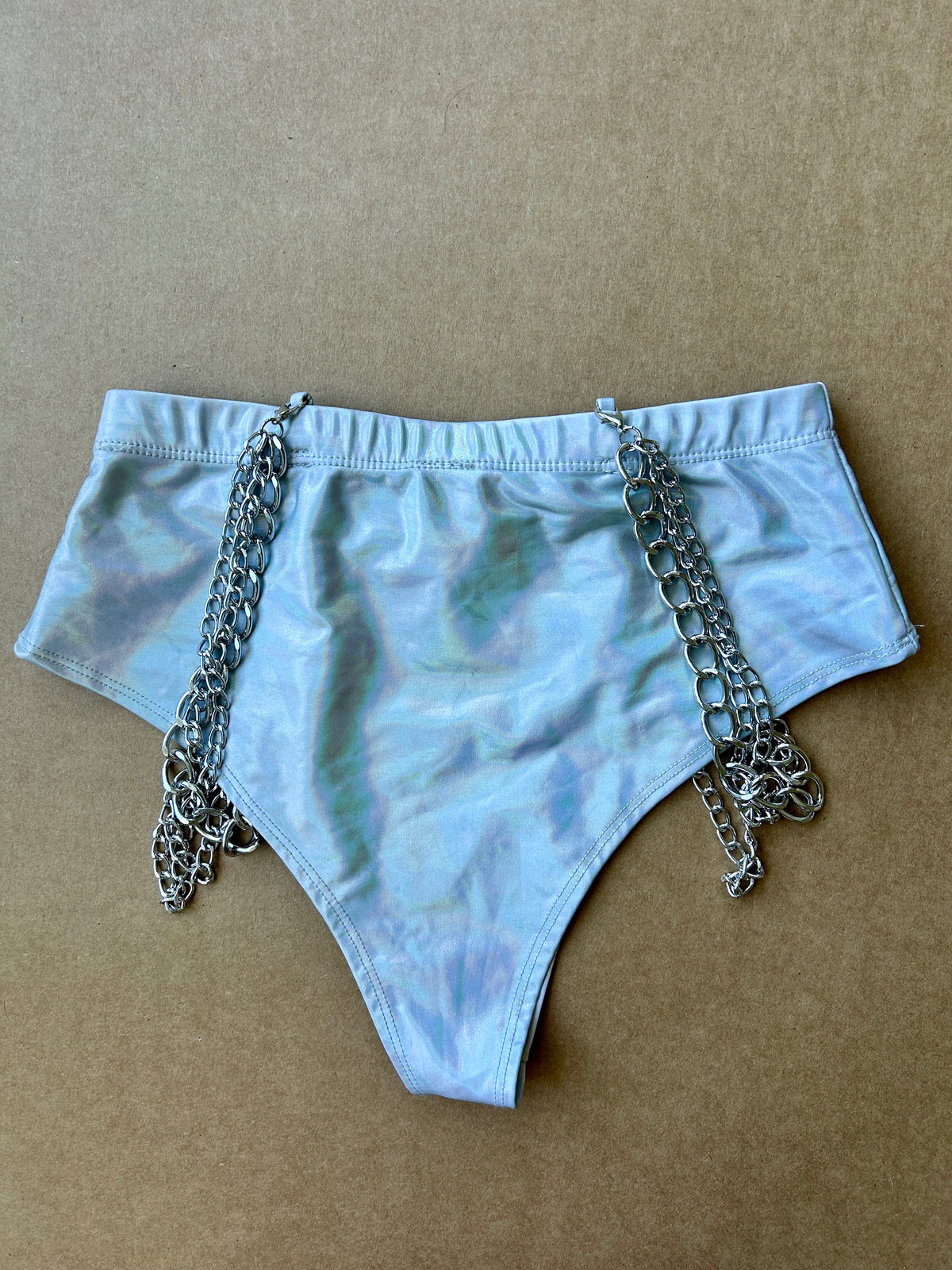 Holographic Chain Bottoms